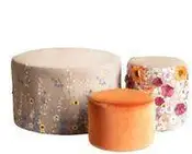 Мягкие пуфы в аренду для мероприятий — Go Rent