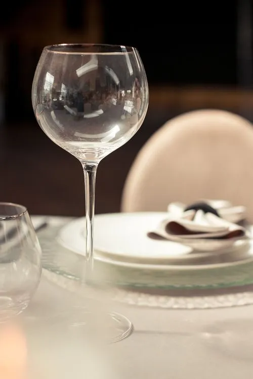 Бежевый стол-подкова