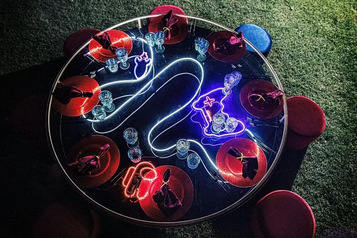 Детский сет among us за круглым столом