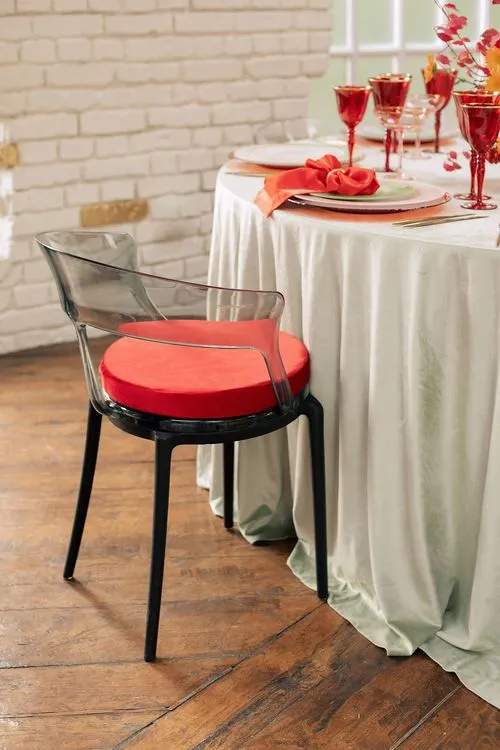 Эвкалиптовый бархат на круглом столе