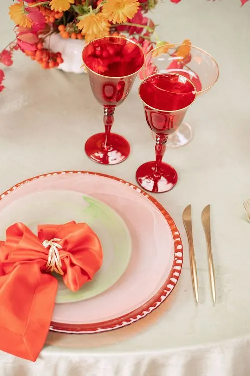 Эвкалиптовый бархат на круглом столе