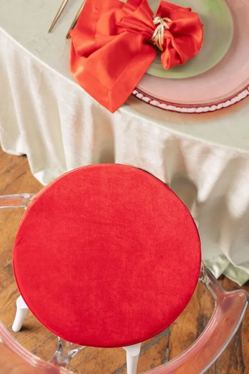 Эвкалиптовый бархат на круглом столе