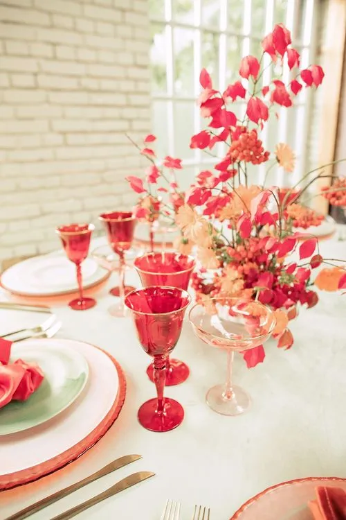 Эвкалиптовый бархат на круглом столе