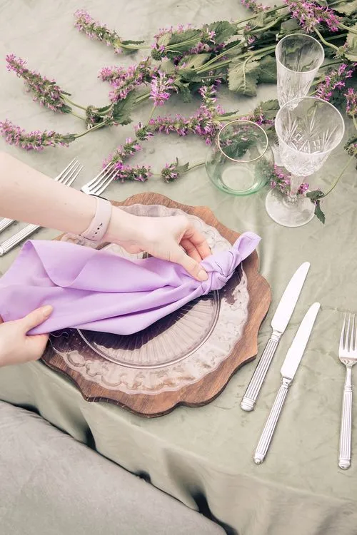 Эвкалиптовый сет за круглым столом