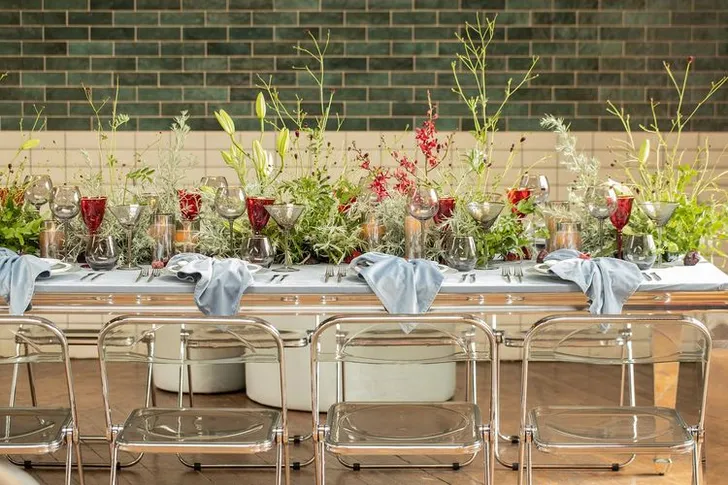 Эвкалиптовый сет за прямоугольным столом