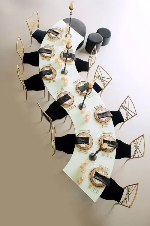 Красно-черный сет за столом-волна