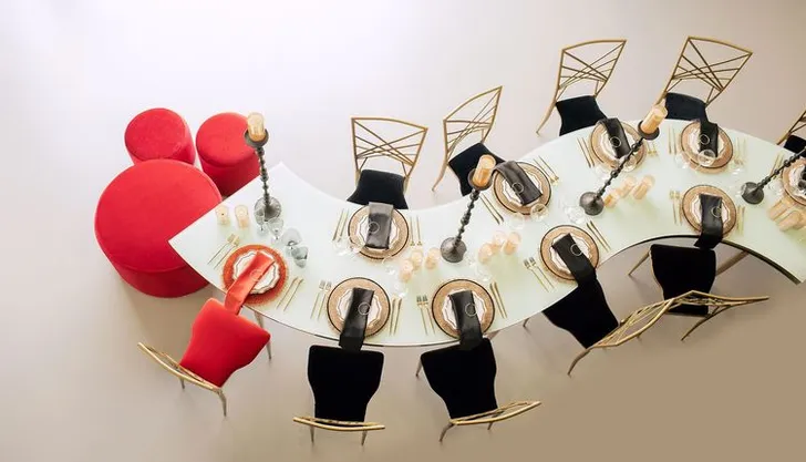 Красно-черный сет за столом-волна