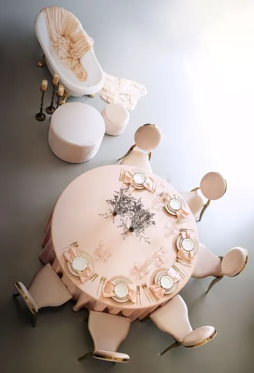 Нежно-розовый сет за круглым столом