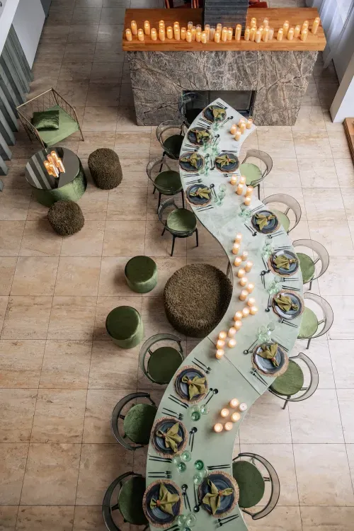 Папоротниковый сет за столом-волна