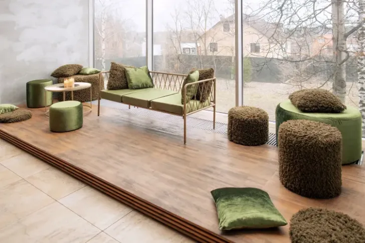 Папоротниковый сет за столом-волна