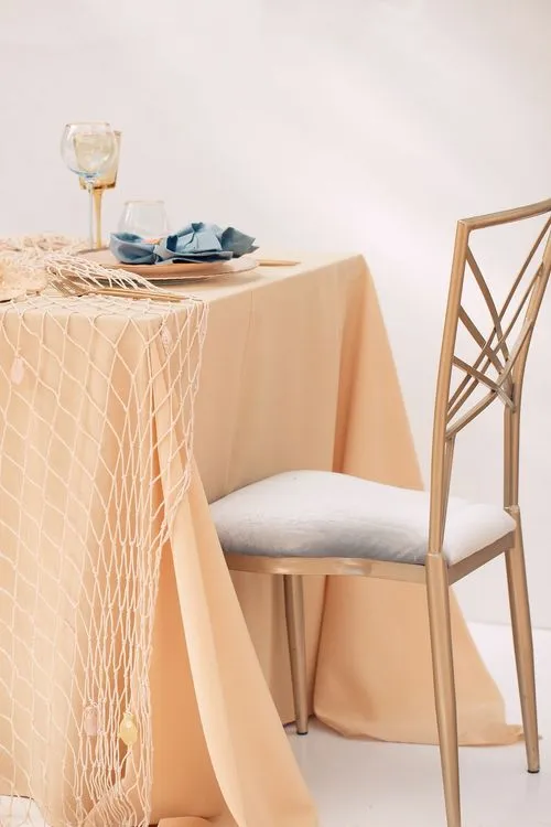 Персиковый сет с голубыми акцентами