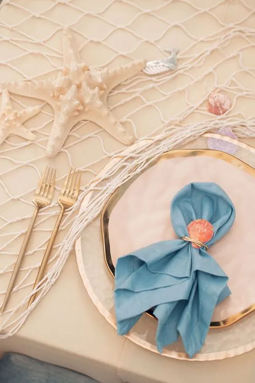 Персиковый сет с голубыми акцентами