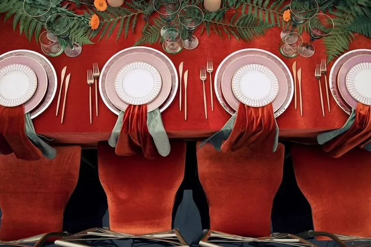 Тыквенный сет за прямоугольным столом